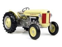 TRACTOREN KRANEN & GRAAFMACHINES